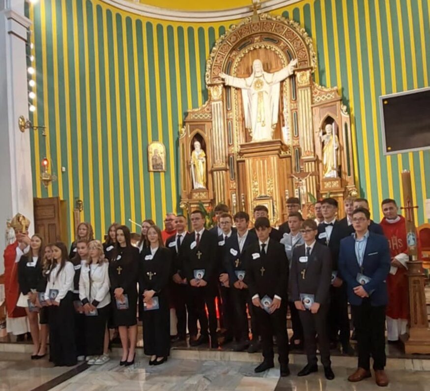 Read more about the article Sakrament bierzmowania w naszej parafii